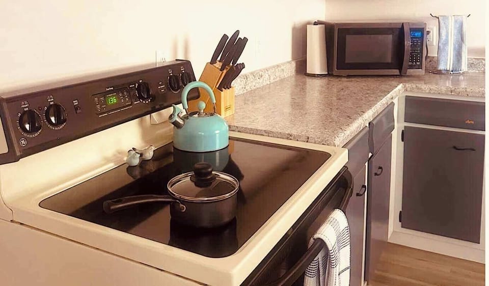 Spacious Stocked Kitchen