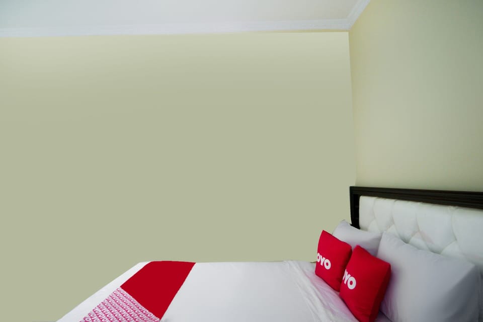 Deluxe Double Room | Laptop workspace, soundproofing, free WiFi, bed sheets