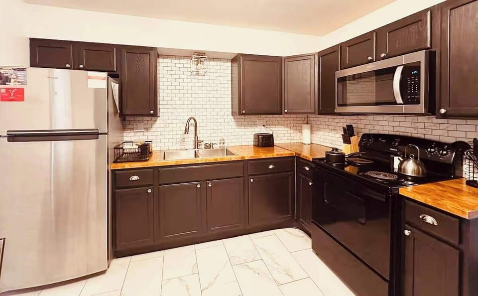 Full Kitchen