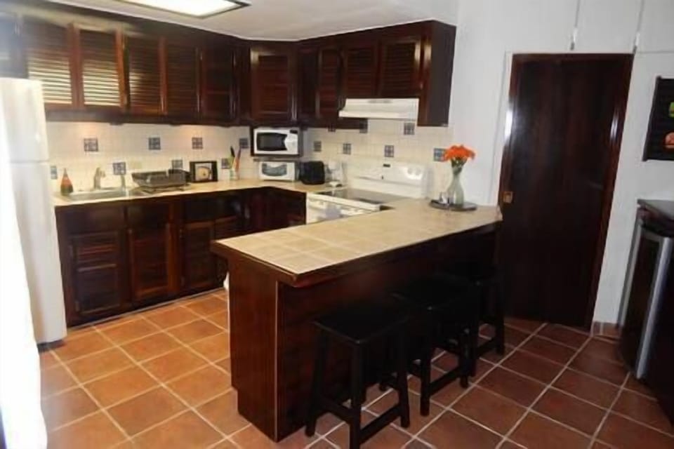There are no stairs to get access to the kitchen