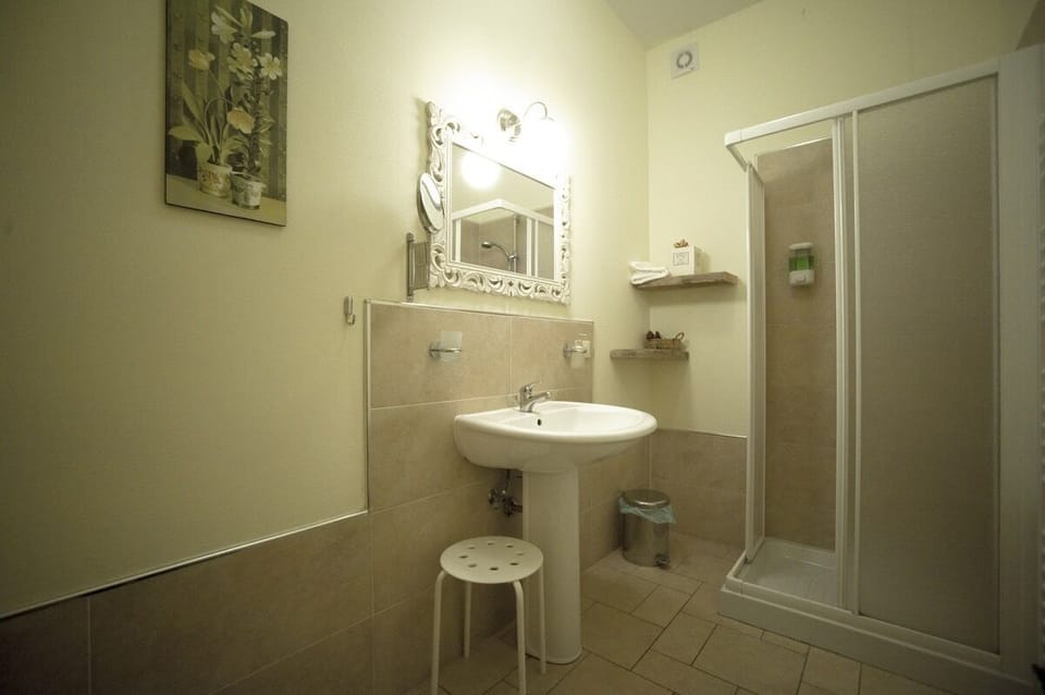 Exclusive Room | Bathroom | Shower, rainfall showerhead, hair dryer, bidet