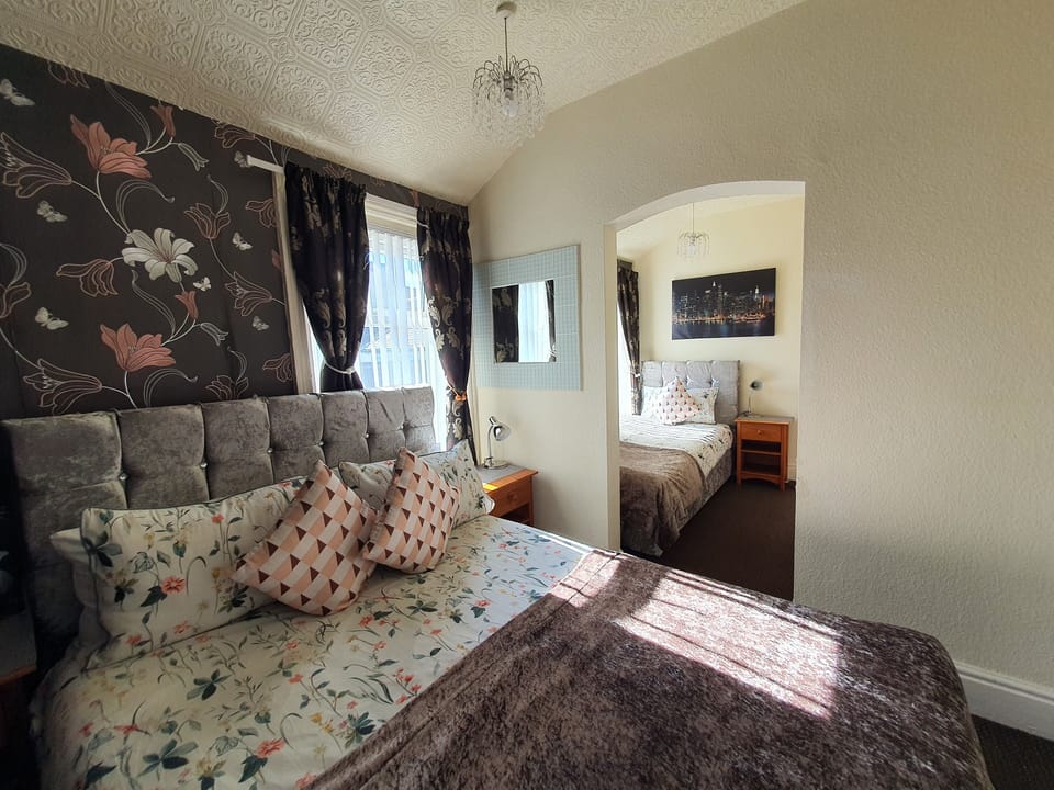 Classic Triple Room | Egyptian cotton sheets, premium bedding, free WiFi, bed sheets