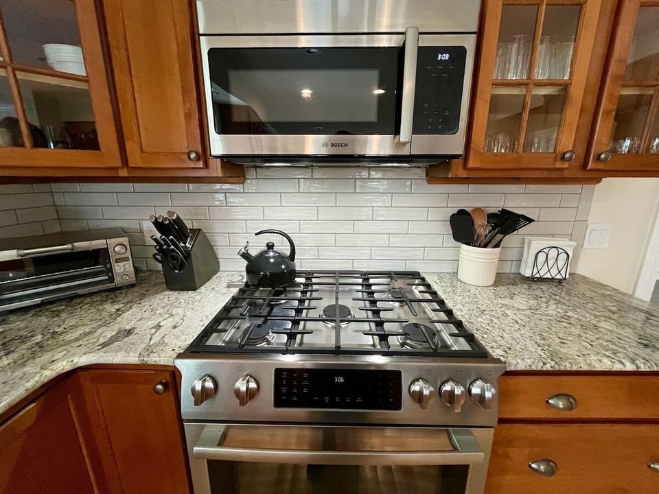 5 burner Bosch gas range
