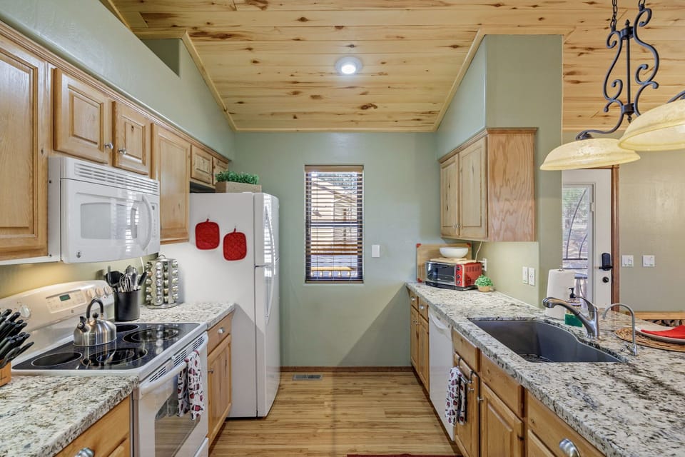 Spacious Kitchen 