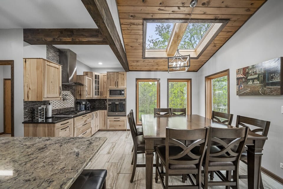 Breakfast, lunch, dinner, or snacks – you can easily serve it all here!