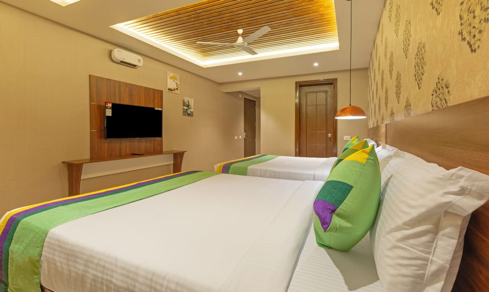 Premium Room | Desk, iron/ironing board