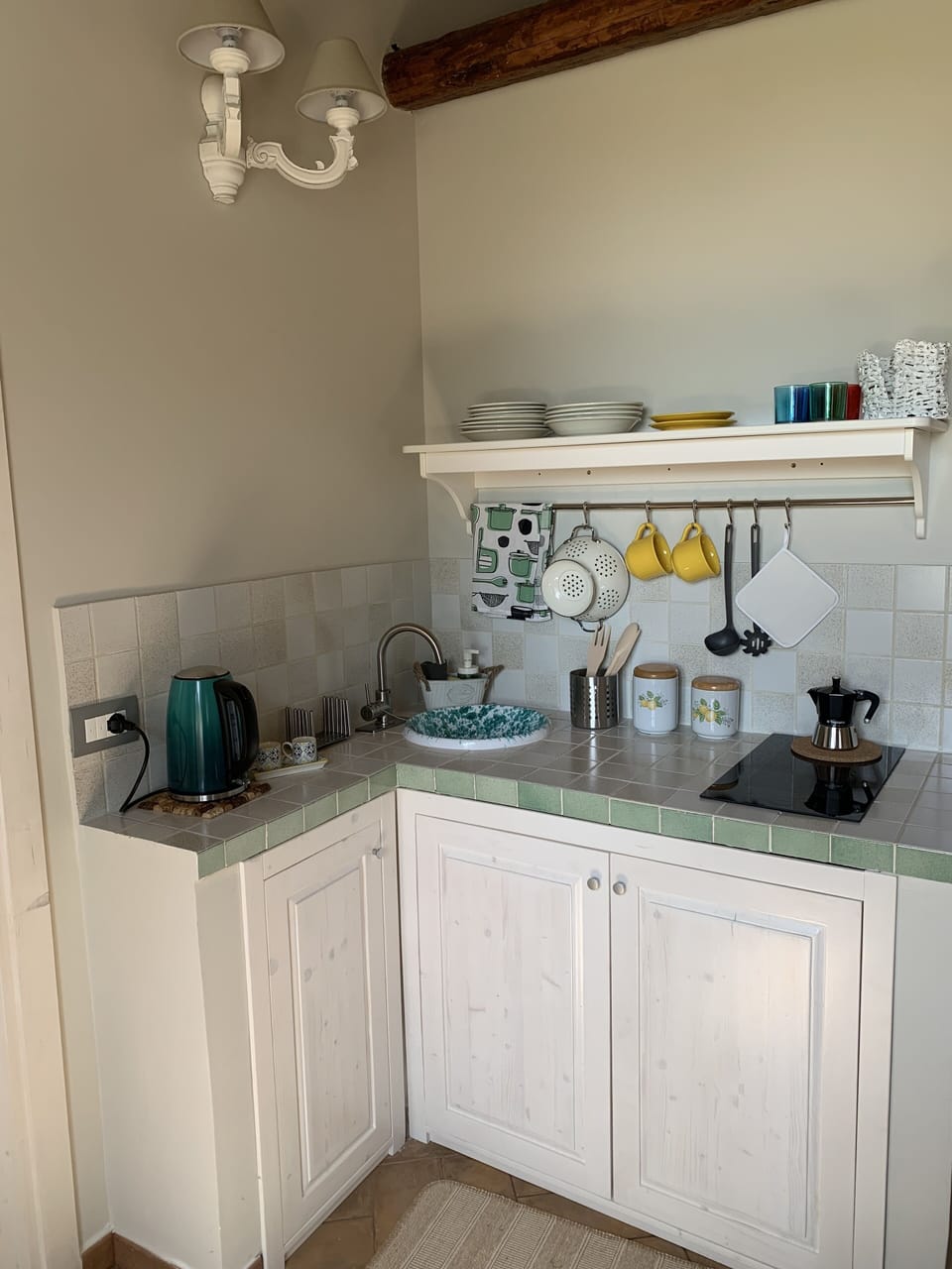 Superior Apartment | Private kitchenette | Highchair