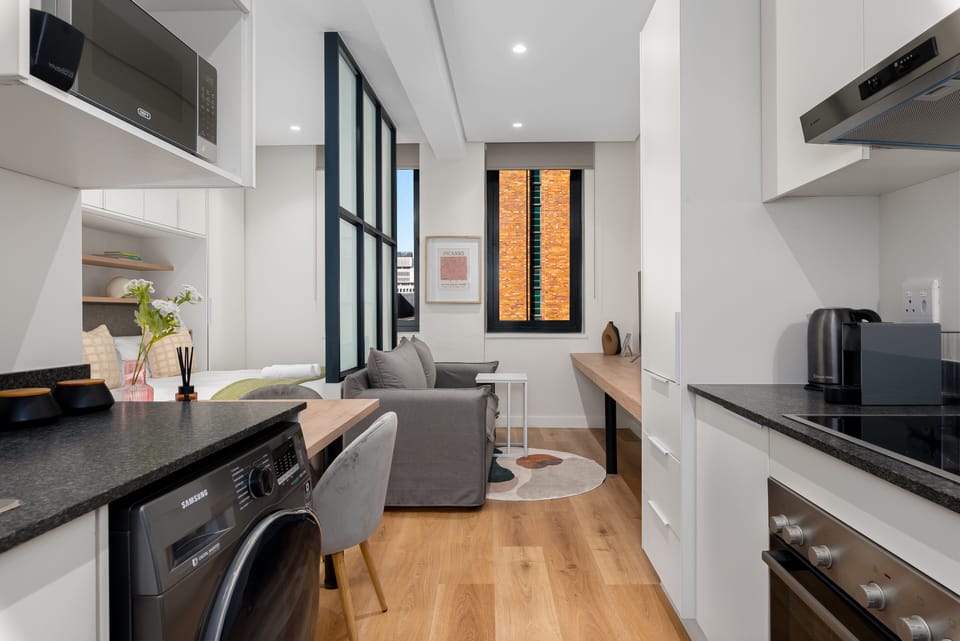 City Studio | Private kitchen | Fridge, microwave, oven, stovetop