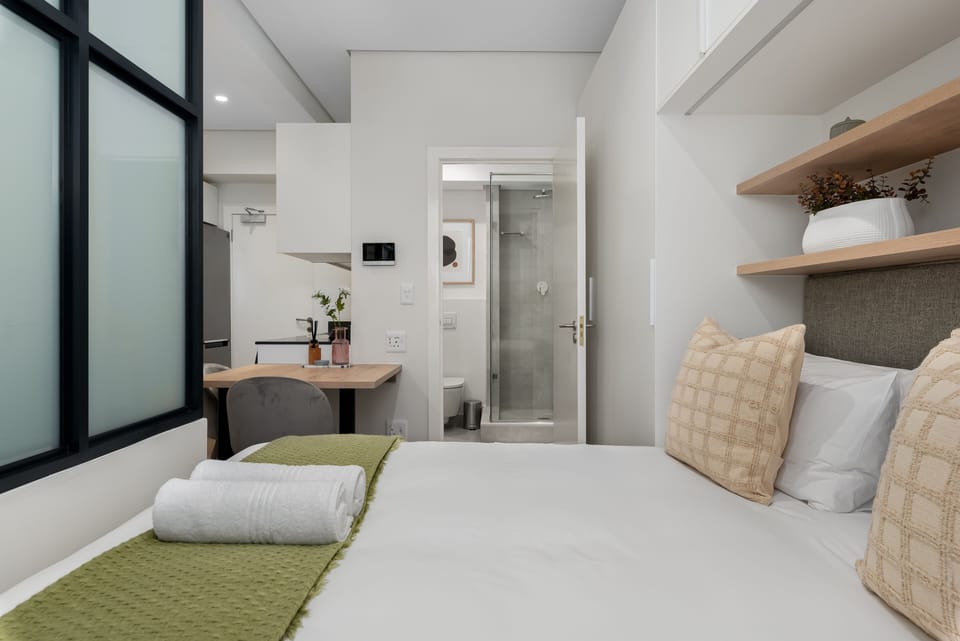 City Studio | Desk, laptop workspace, iron/ironing board, free WiFi