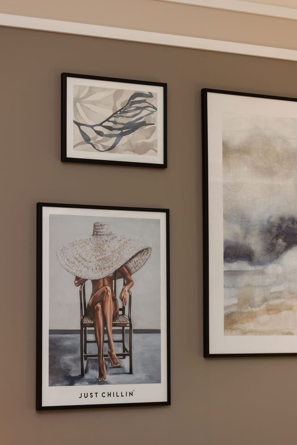 The living room's modern and stylish decor creates a welcoming atmosphere. 