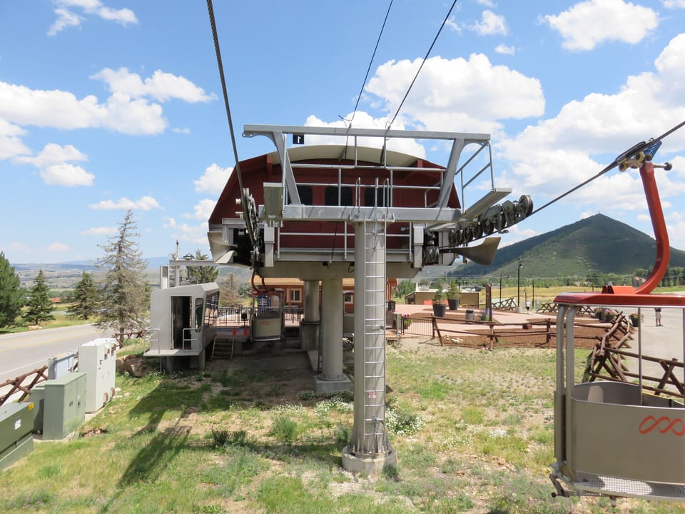- Ski lift nearby for quick access to slopes and mountain trails  
- Convenient location for skiing adventures and scenic rides  
- Easy access makes this the perfect Park City vacation rental