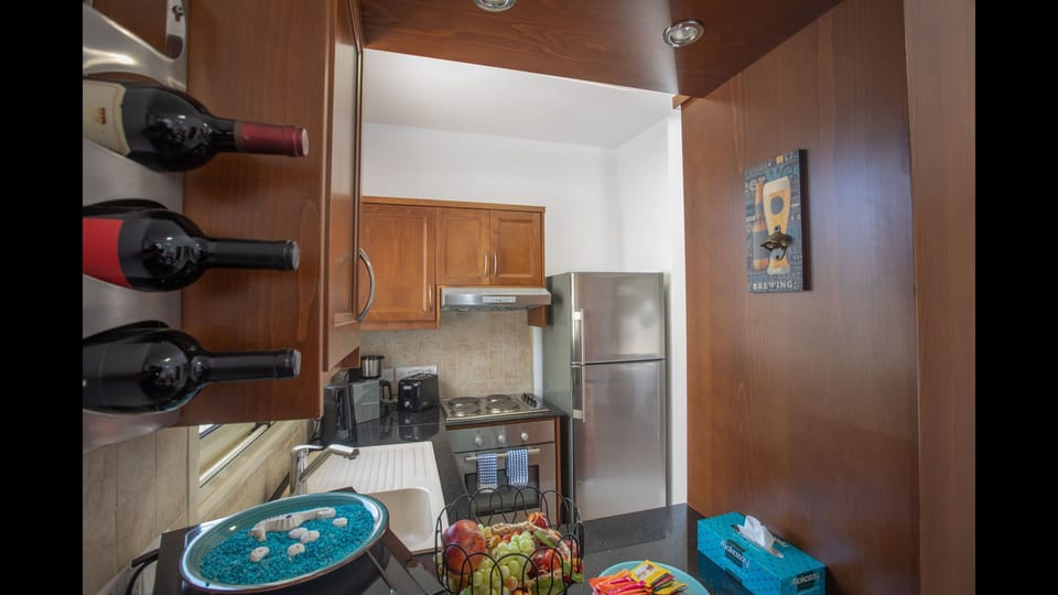 Villa, 2 Bedrooms, Private Pool, Garden View | Private kitchen