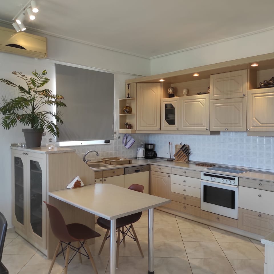Villa, 3 Bedrooms, Smoking, Terrace | Interior
