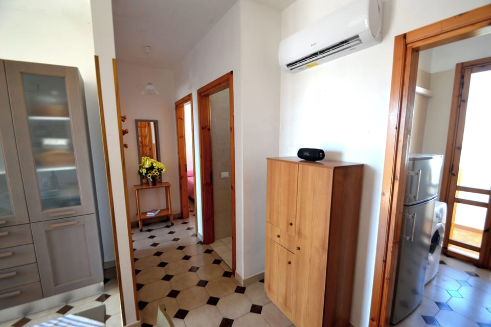 Apartment, 2 Bedrooms, Smoking, Balcony | Interior