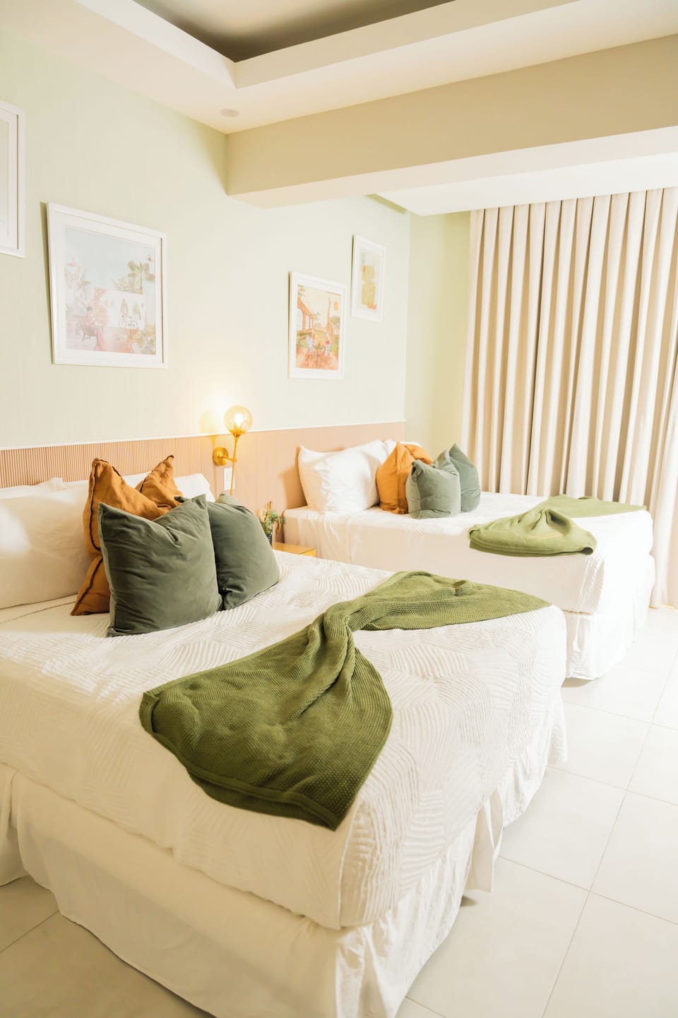 Superior Room | Egyptian cotton sheets, premium bedding, memory foam beds, minibar