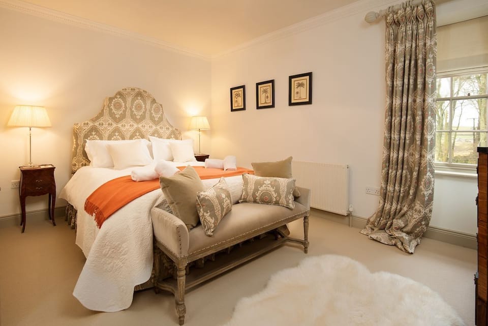 Broadgate House - bedroom one on the first floor with double bed