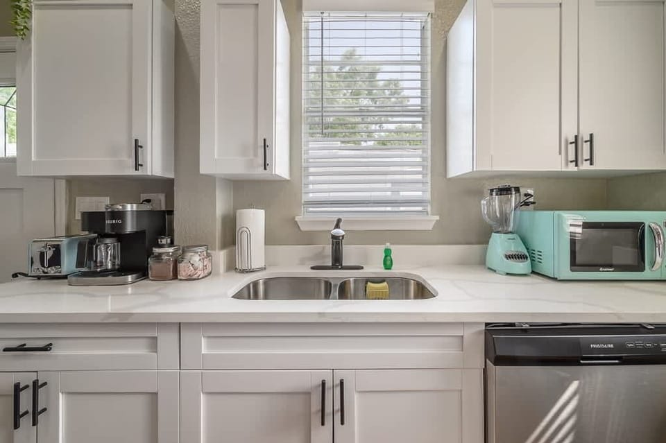 Sink/Microwave/Blender