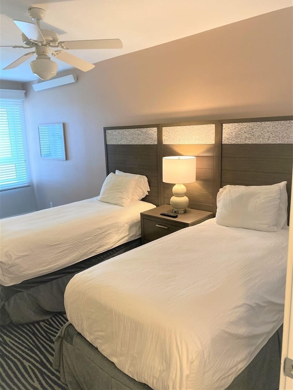 SR-3BedOF-NoLogo-0423-008