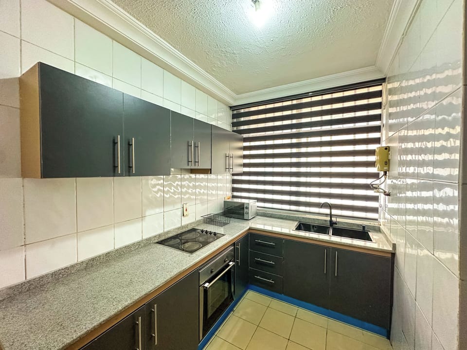 City Apartment, 2 Bedrooms, City View | Private kitchen | Electric kettle