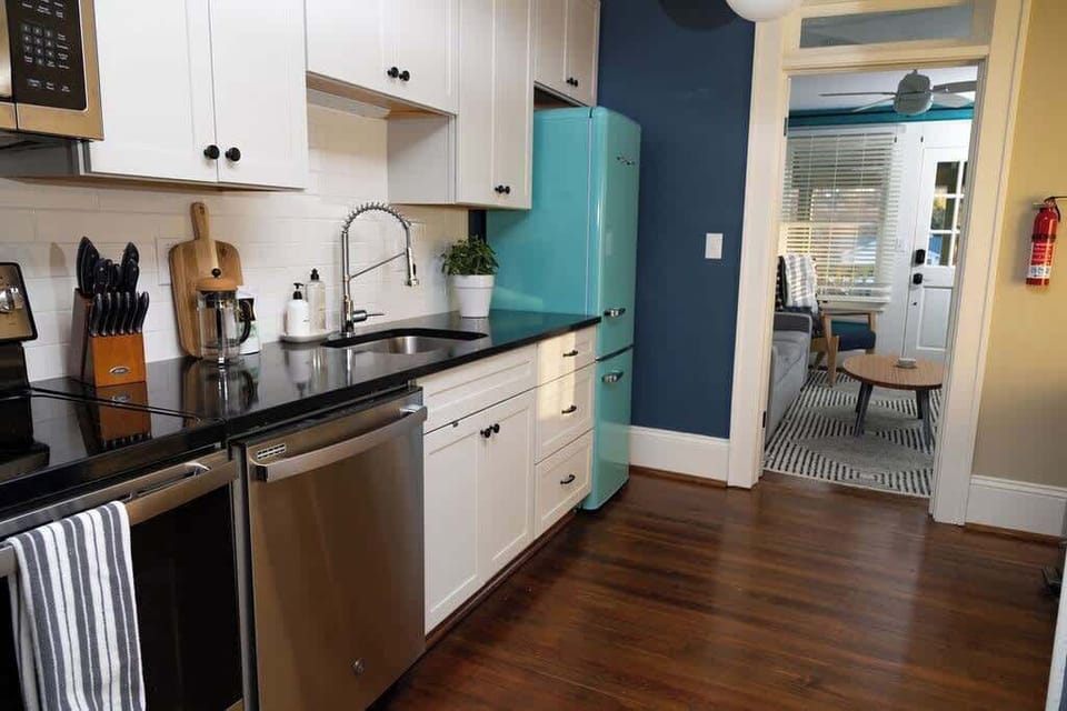 D suite kitchen