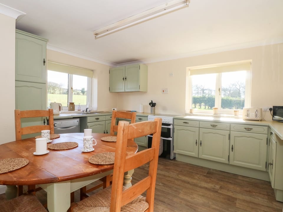 Fridge, dishwasher, cookware/dishes/utensils
