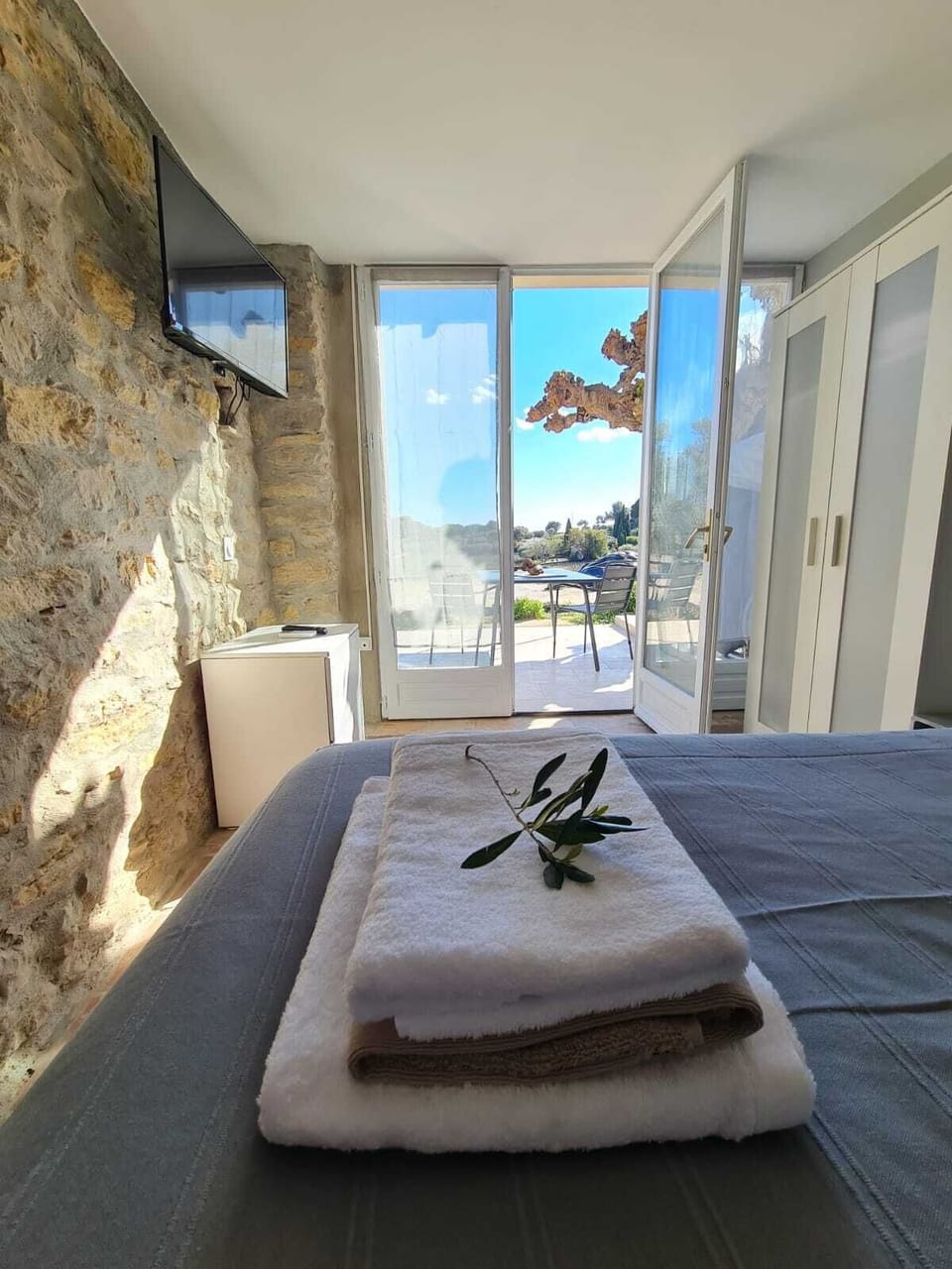 Premium Double Room, Private Bathroom, Vineyard View (L'Olivaie chambre en rdc) | 1 bedroom