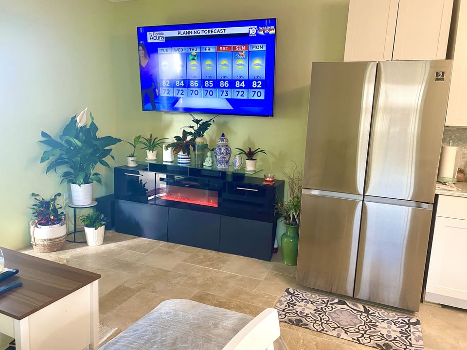 Bright, clean and cozy for a relaxing vacation with the amenities of a resort 