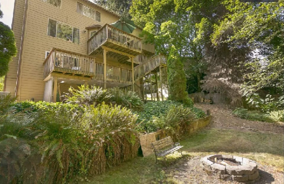 Apartment, 2 Bedrooms, Balcony | Property grounds