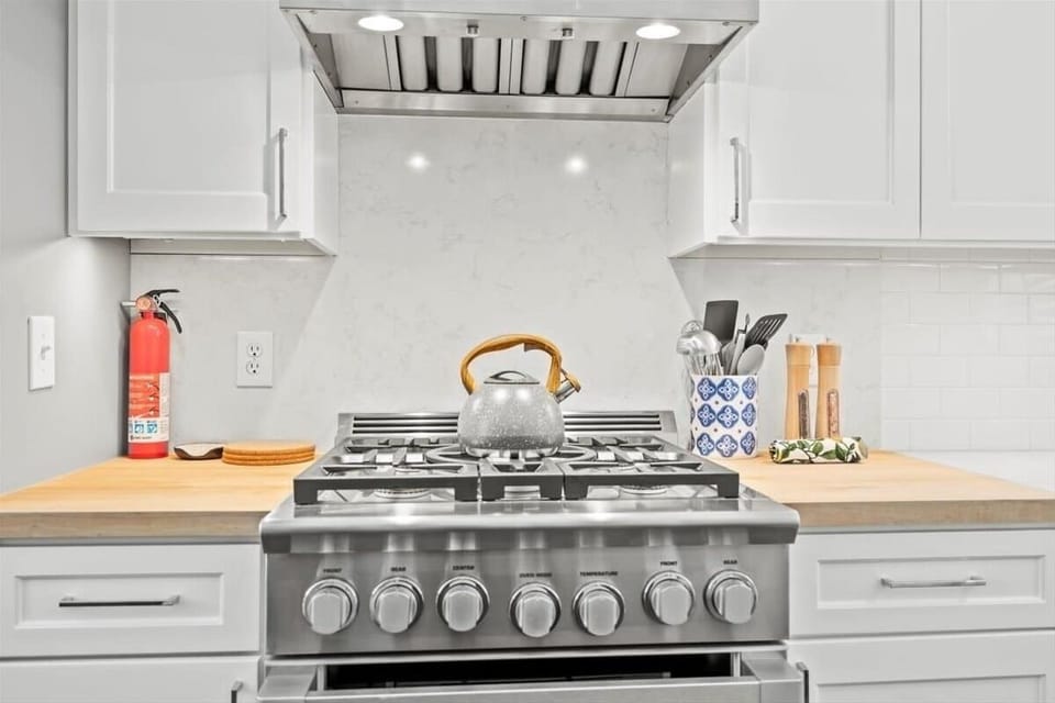 Gas stove and oven for you to whip up your favorite snacks or meal.