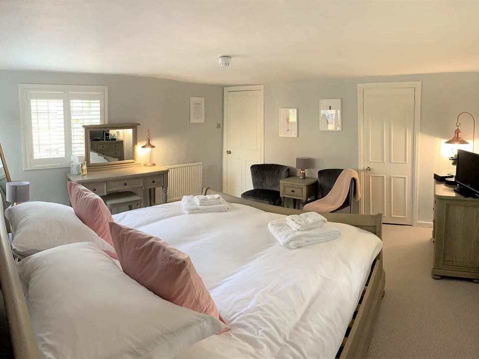 Double Room | Iron/ironing board, free WiFi