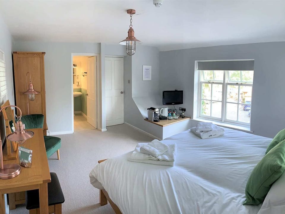 Double Room | Iron/ironing board, free WiFi