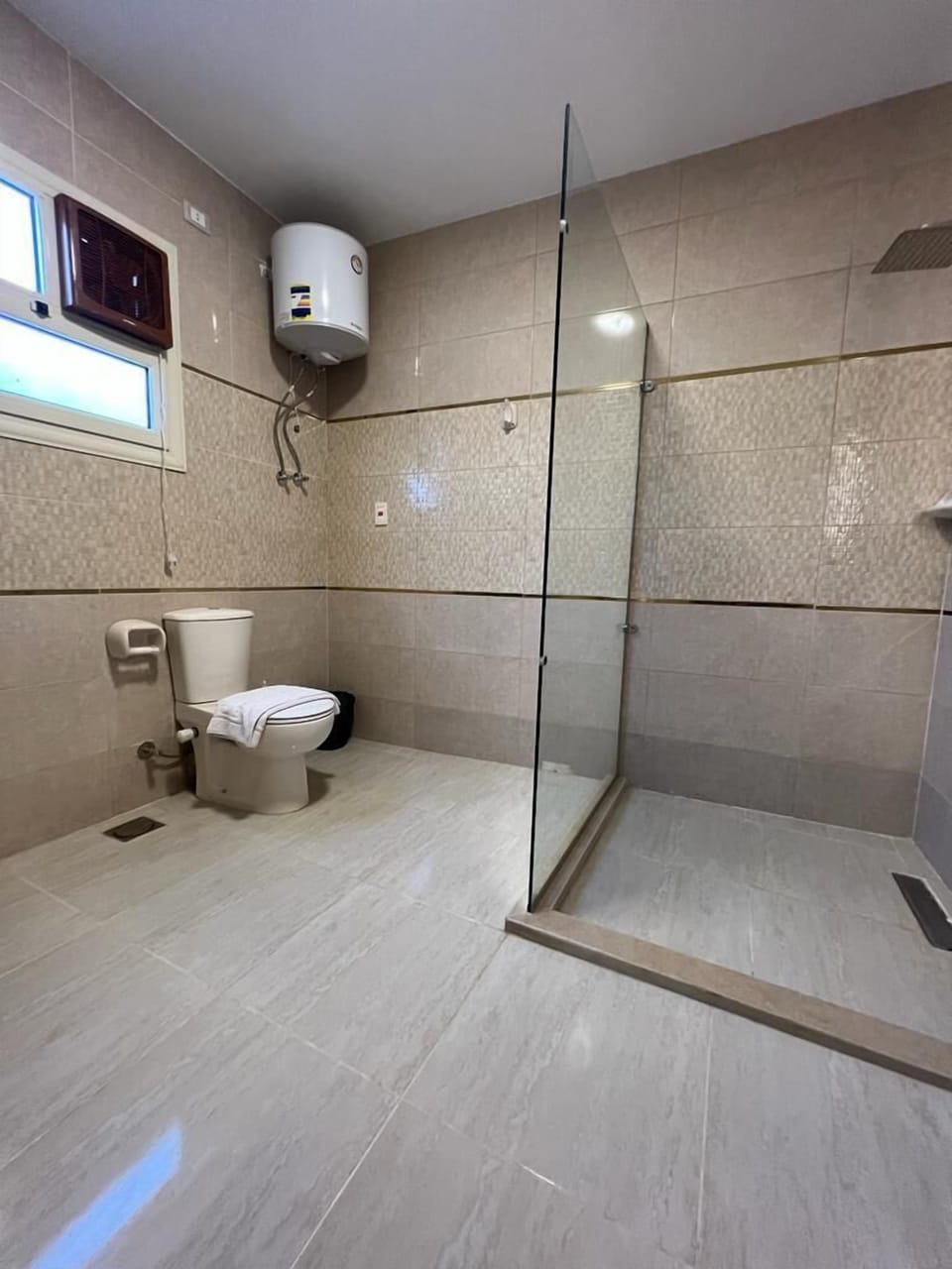 Luxury Room | Bathroom | Shower, free toiletries, hair dryer, bidet