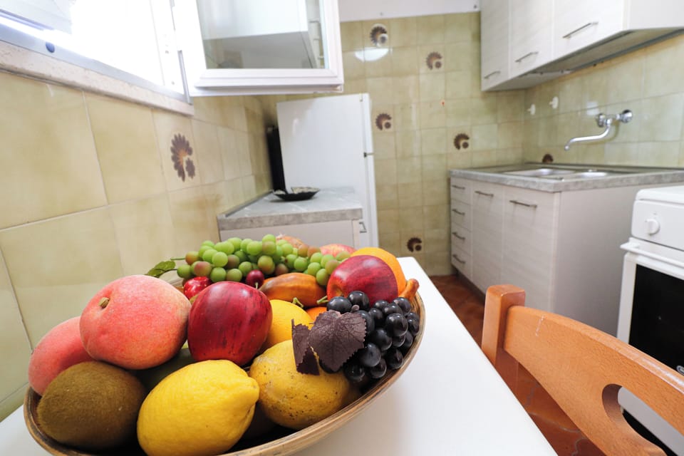 House, 4 Bedrooms, Smoking, Balcony | Private kitchen