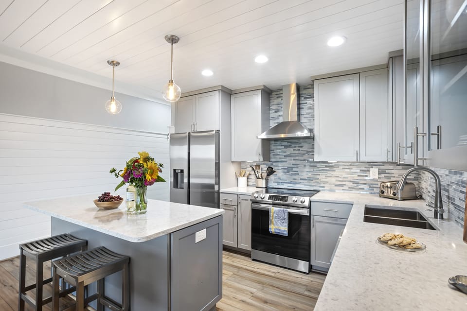 Fully equipped chef's kitchen.