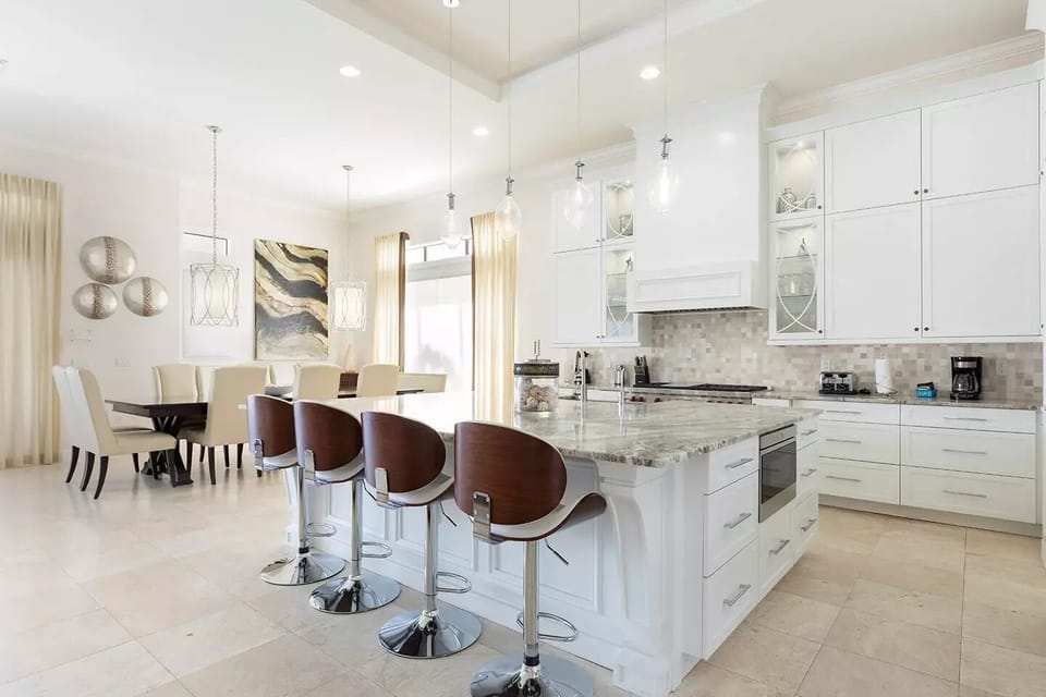 Kitchen & Dining, Island Seating, Fully Stocked Kitchen