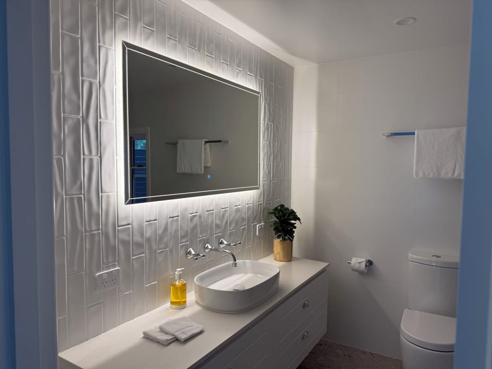 Main bathroom