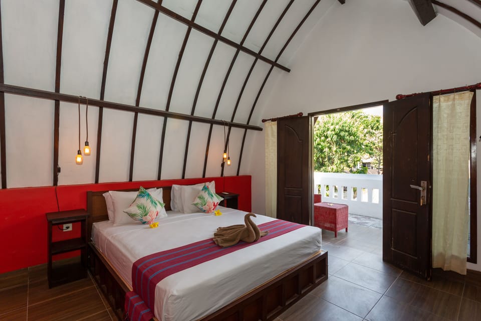 Signature Double Room, 1 King Bed | Desk, WiFi (free), bed sheets