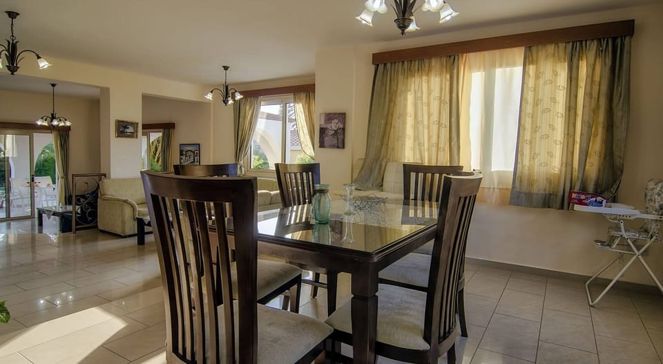 Villa, 3 Bedrooms, Smoking, Private Pool | Dining room