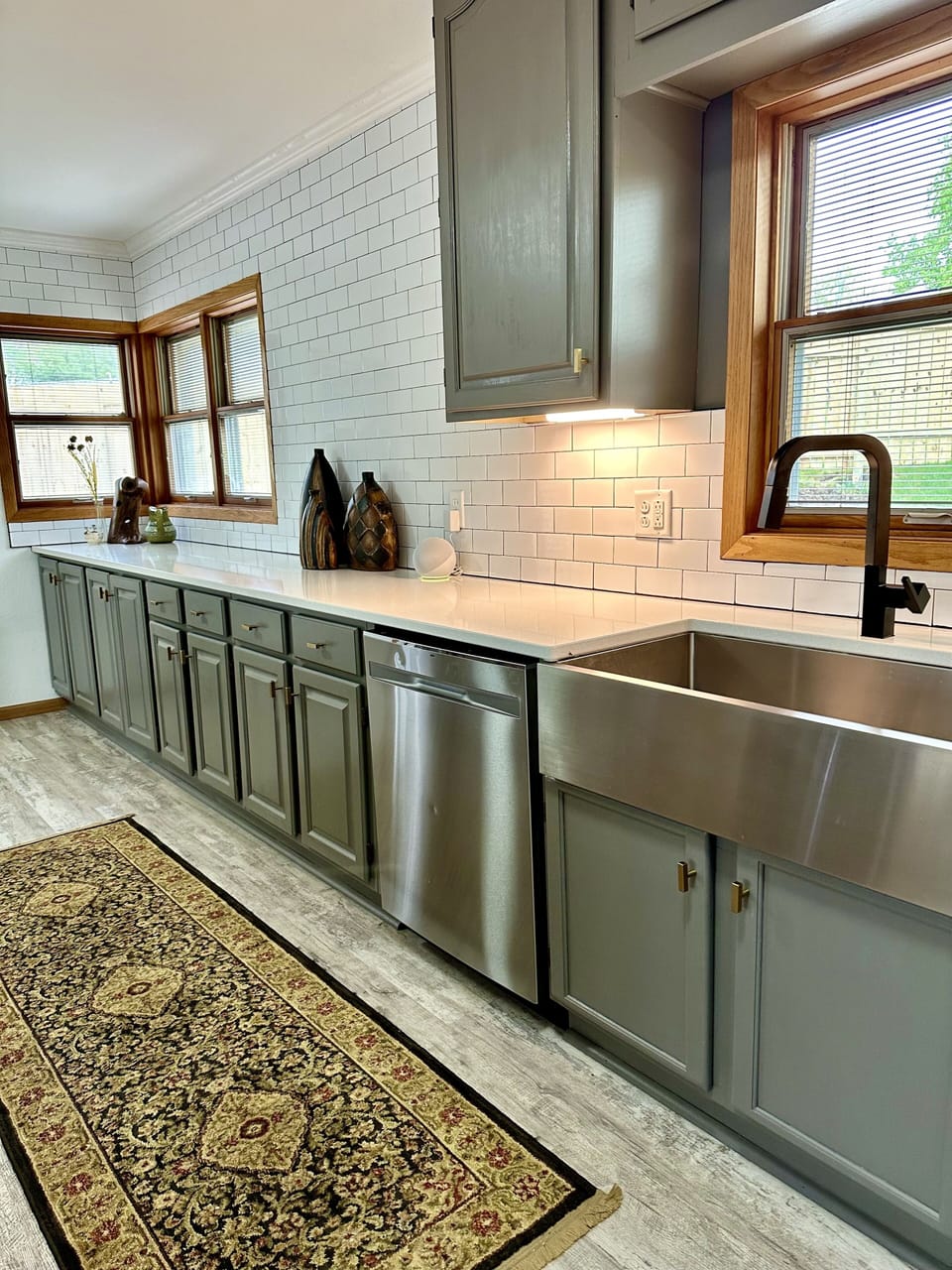 Enjoy watching yard games & swimmers right out the window over the farm sink.