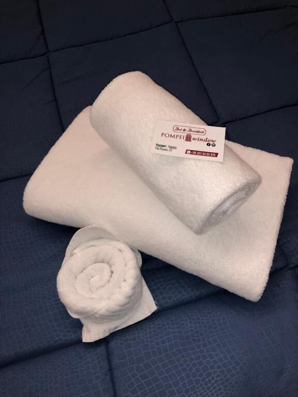 Shower, rainfall showerhead, free toiletries, hair dryer
