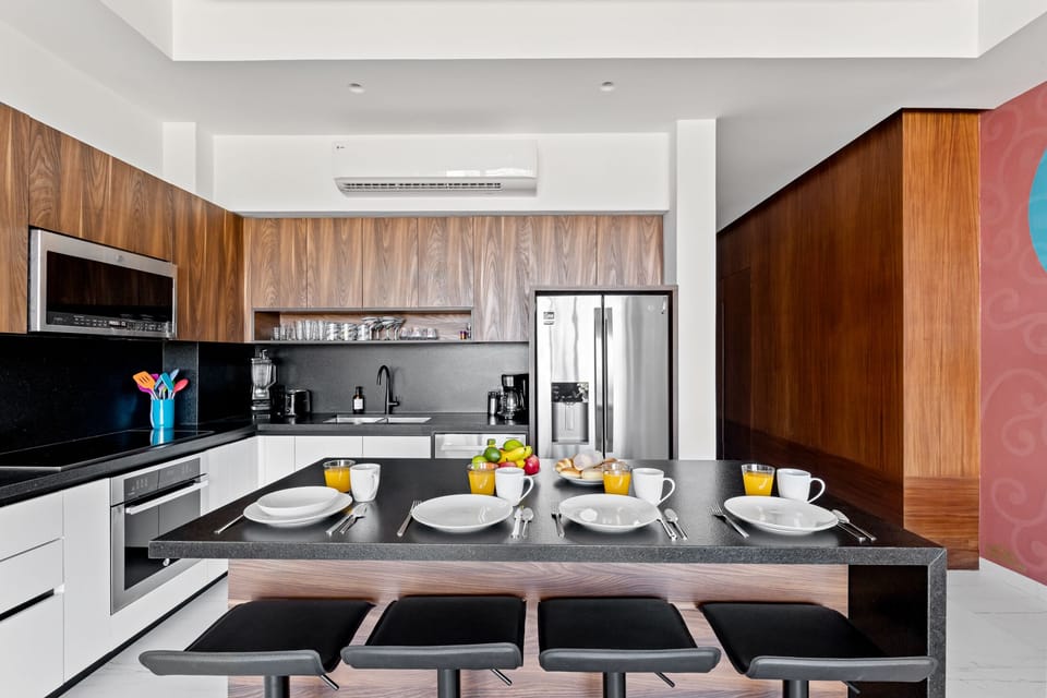 Condo - Image 3