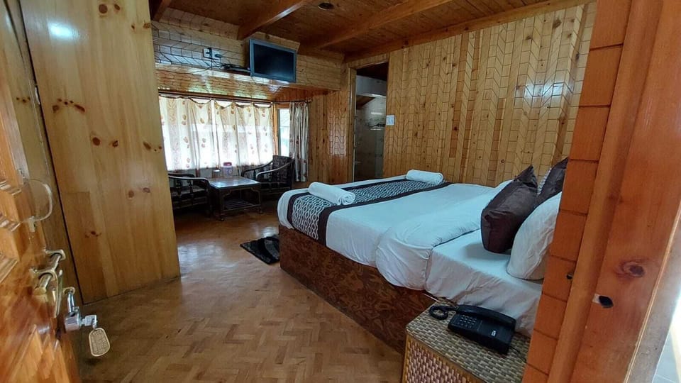 Deluxe Room | 1 bedroom, free WiFi, bed sheets