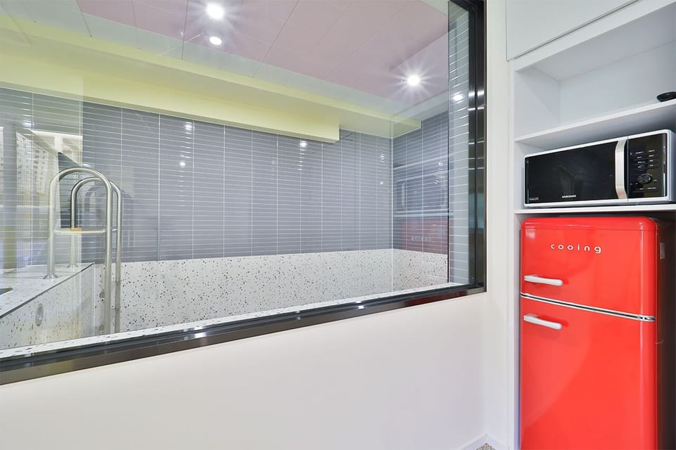 Yellow Star Pool Room | Private pool