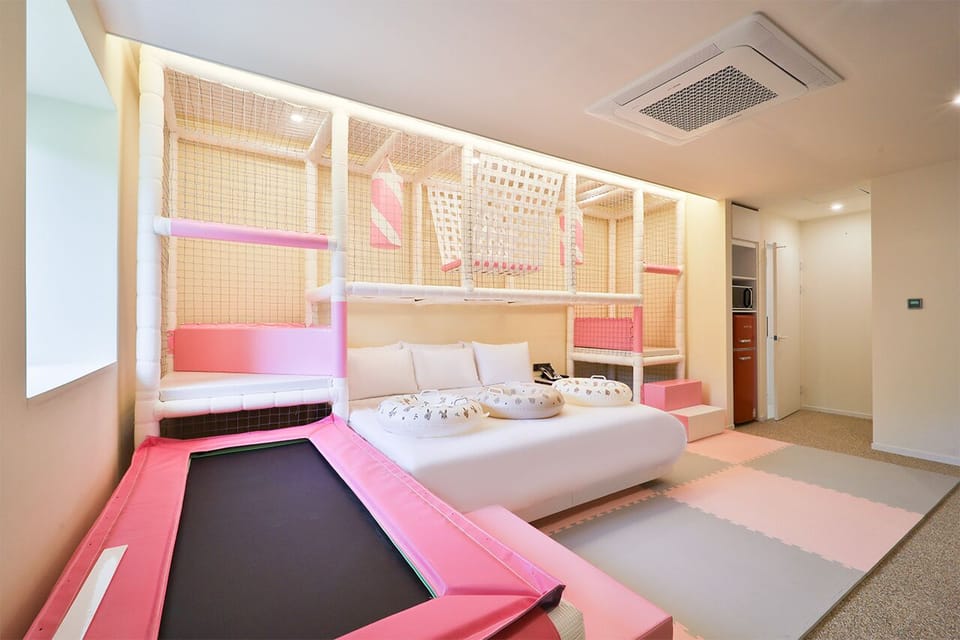 Pinky Pinky Indians Pool Room | Soundproofing, free WiFi
