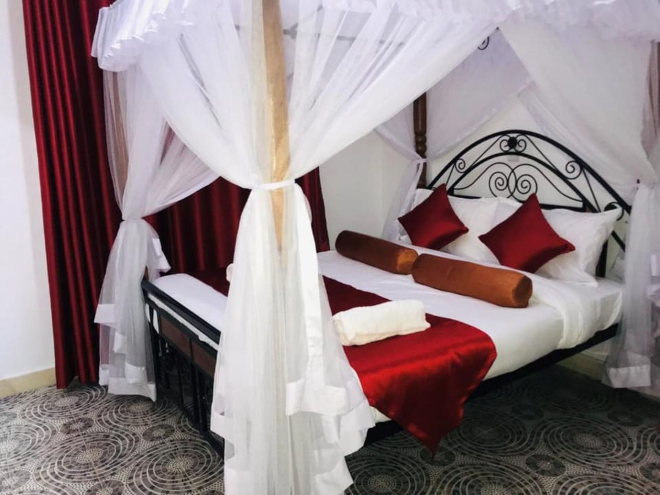 Superior Double Room | Desk, laptop workspace, free WiFi, bed sheets