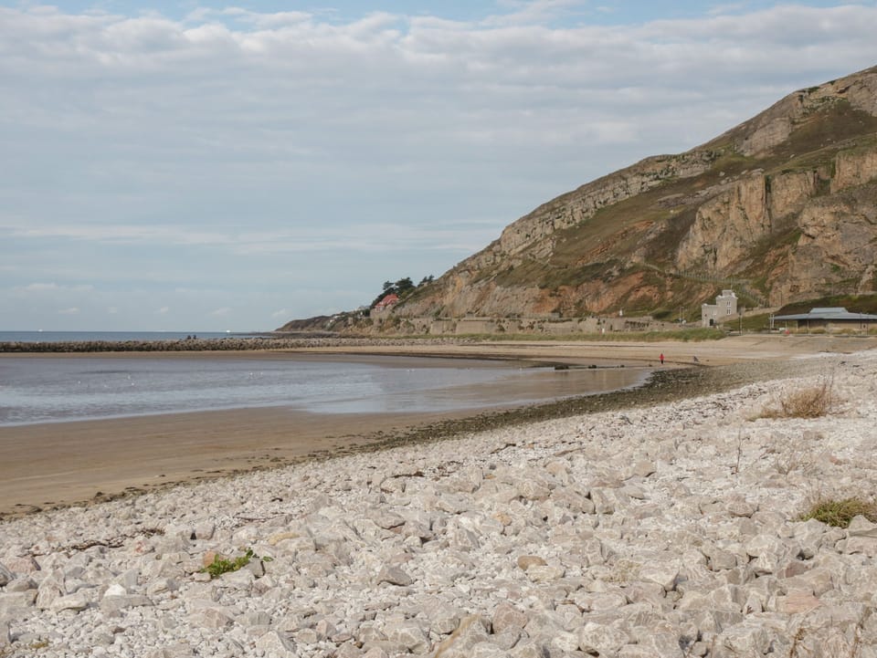 Llewelyn Apartment Cottage in Llandudno