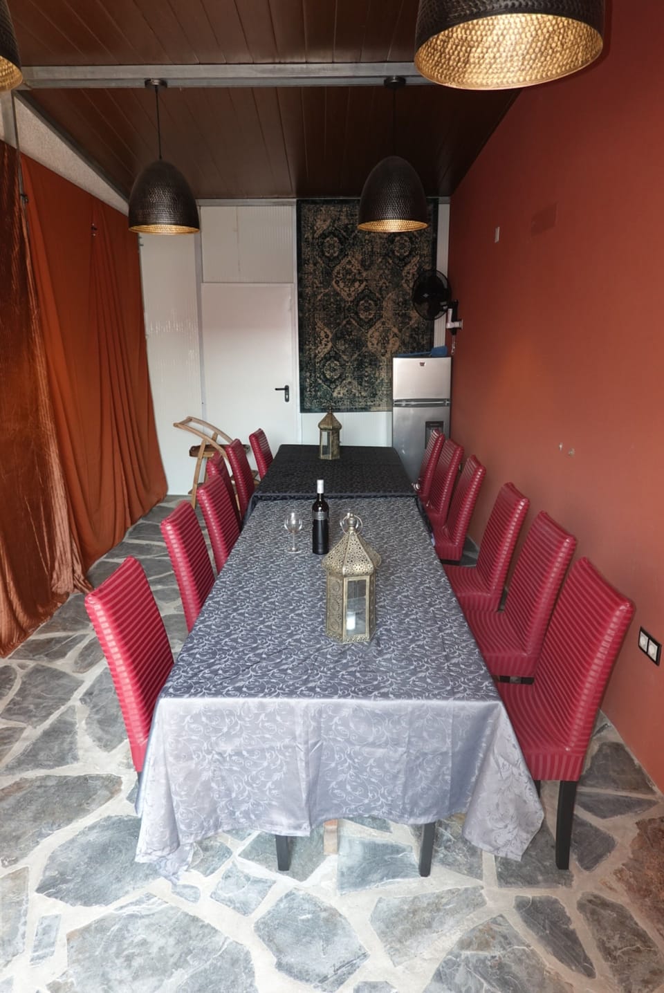 Eating area, for 17 persons 