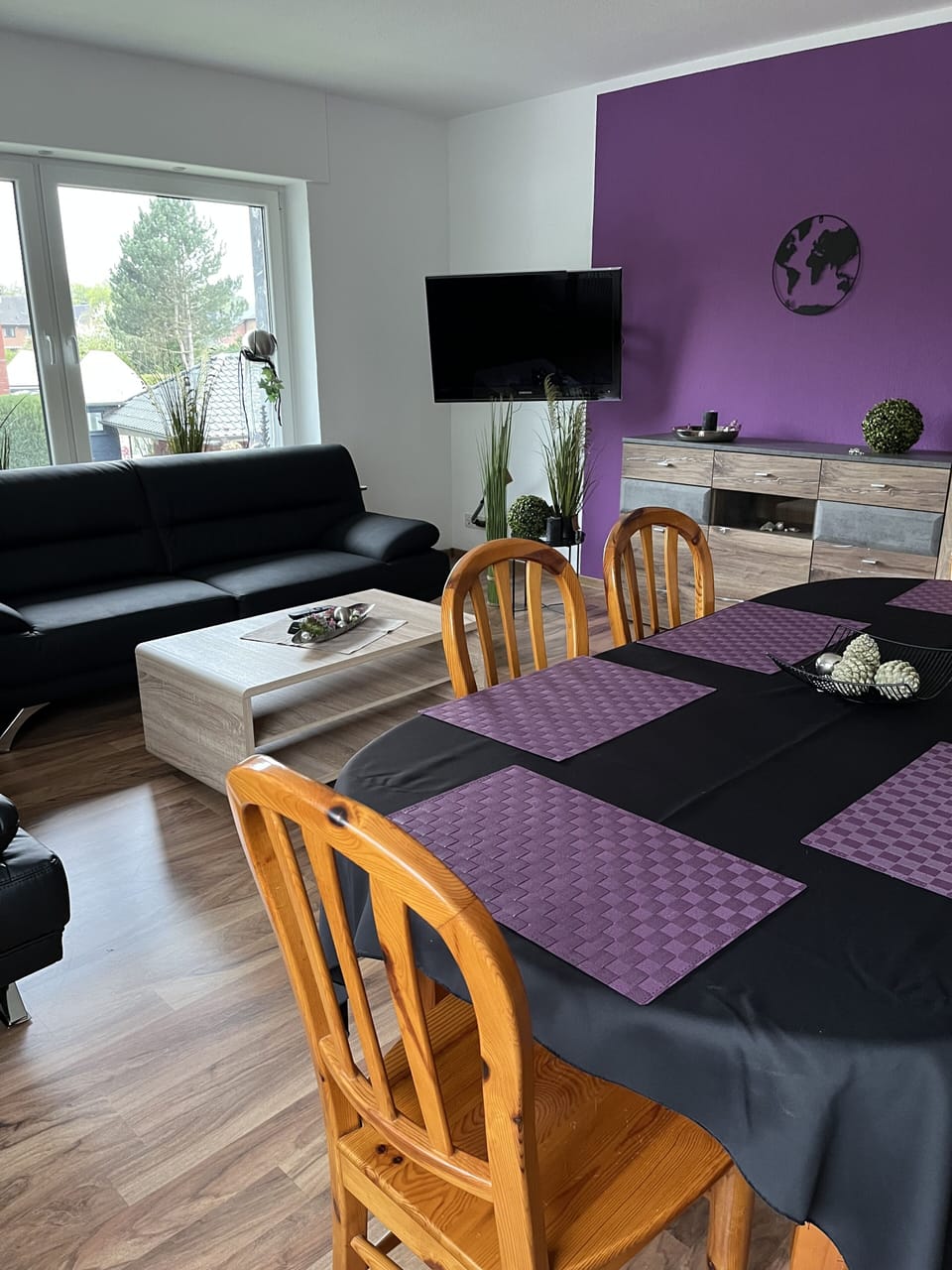 Business-Apartment, 2 bed rooms, 1 living room | Living area | 56-inch TV with digital channels