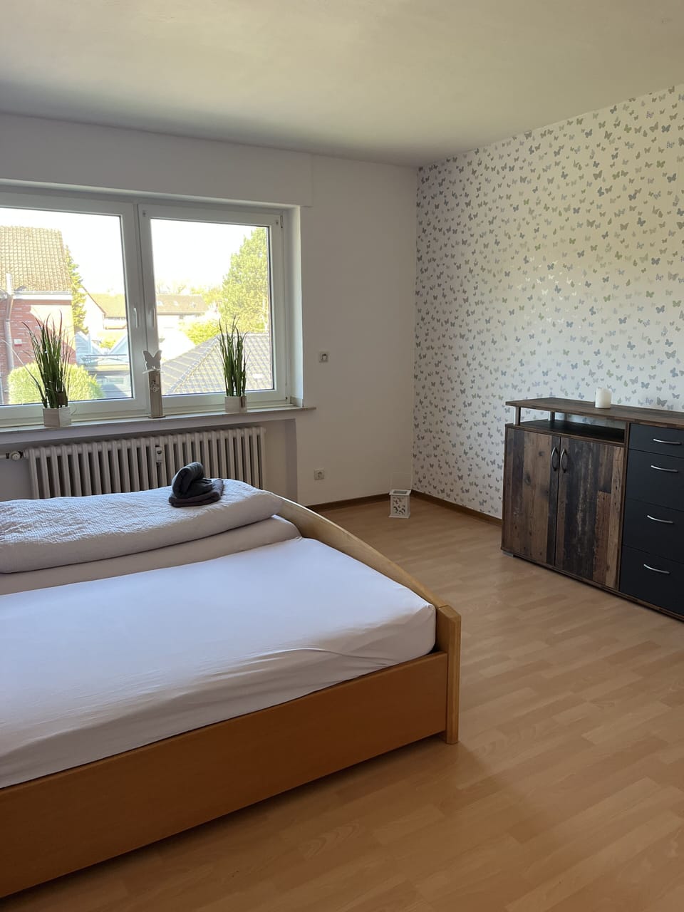 Business-Apartment, 2 bed rooms, 1 living room | 2 bedrooms, desk, free WiFi