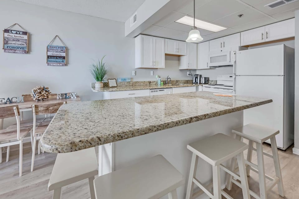 Large Kitchen Area
